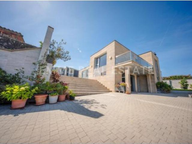 Chalet en venta en Darbo, O Morrazo