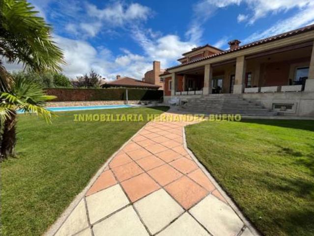 Chalet en venta en Carbajosa De La Sagrada, Castilla y León