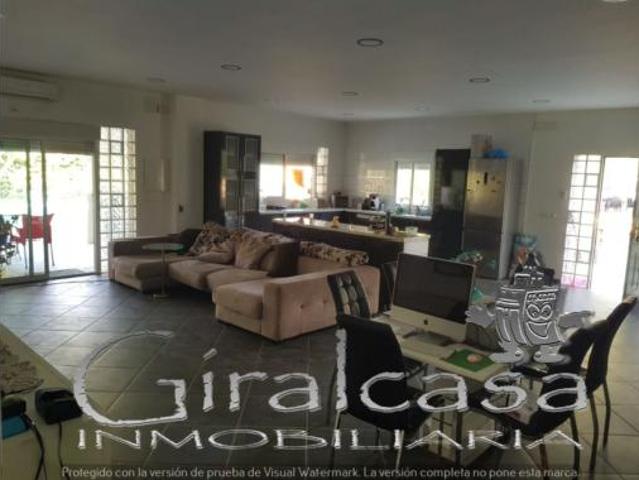Chalet en venta en Urbanización Camposol, Carmona