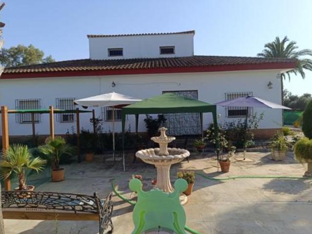 Chalet en venta en Carmona, Andalucía