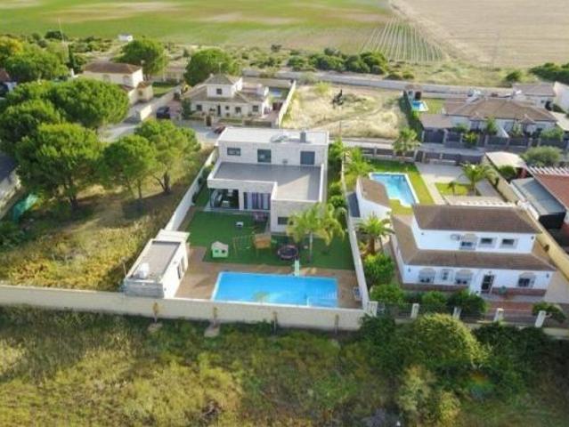 Chalet en venta en El Pino, Carmona