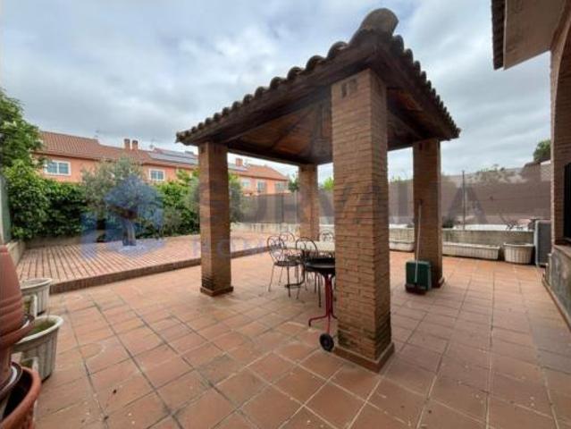 Chalet en venta en Casarrubuelos, Madrid