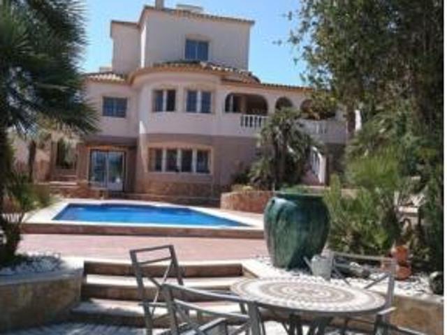 Chalet en venta en Castalla Internacional, l'Alcoià