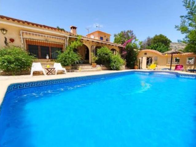 Villa en venta en Castell De Castells