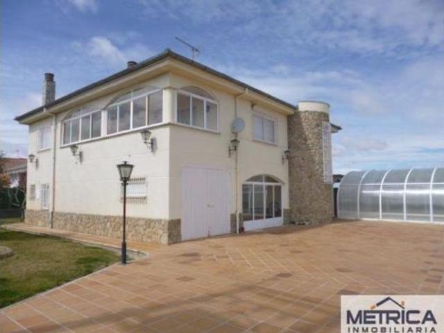 Chalet en venta en Urbanización Altozano, Castellanos De Villiquera