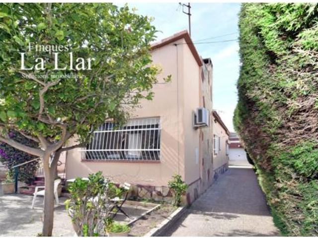 Chalet en venta en Mar-i-sol, Baix Llobregat
