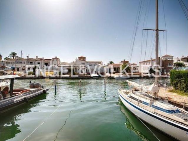 Villa en venta en Castelló D'empúries