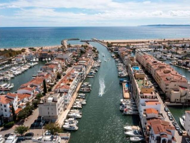 Villa en venta en Castelló D'empúries