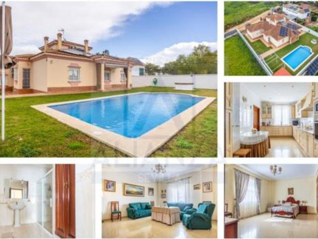 Chalet en venta en Castilleja De La Cuesta, Andalucía