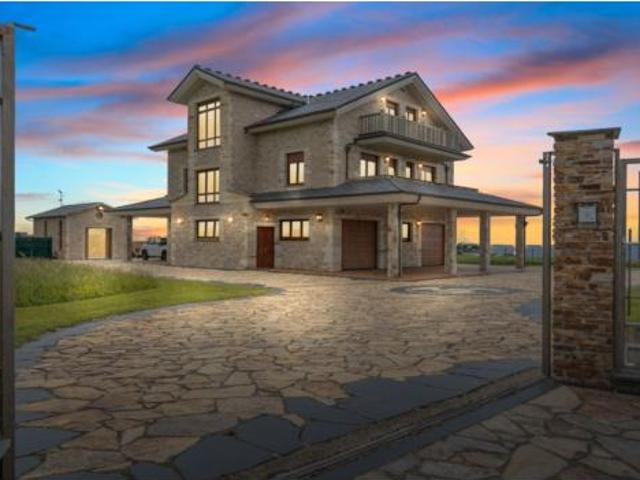 Villa en venta en Castropol, Granda