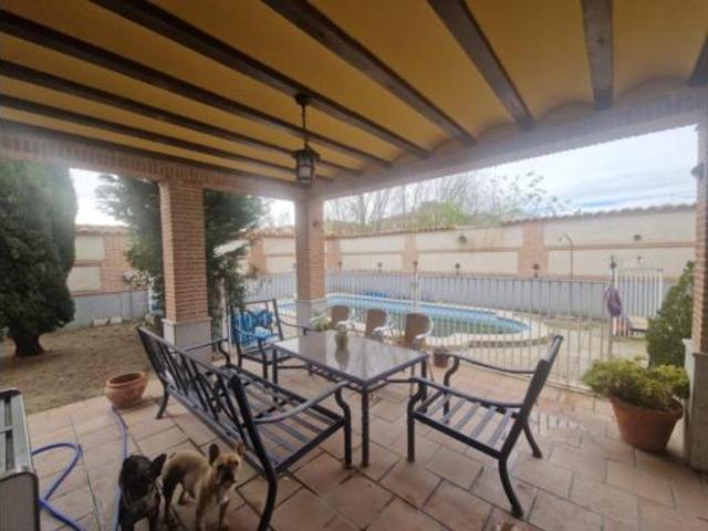 Chalet en venta en Cedillo Del Condado, Castilla-La Mancha