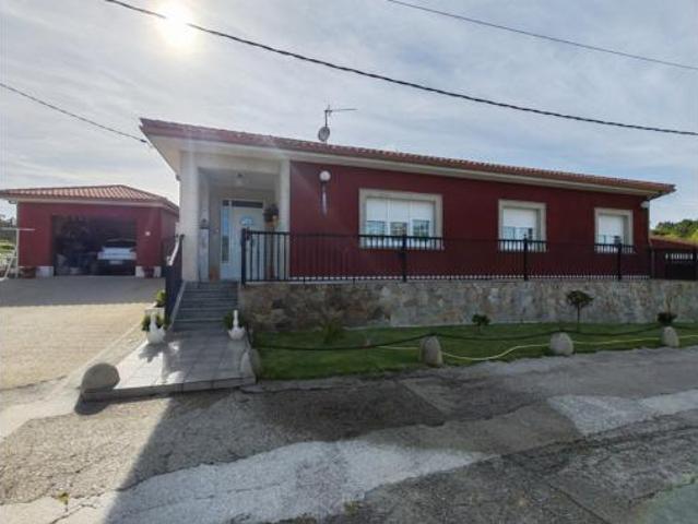 Chalet en venta en Cee, Fisterra
