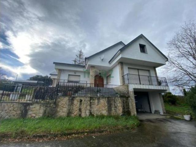 Villa en venta en Celanova, As Lobeiras
