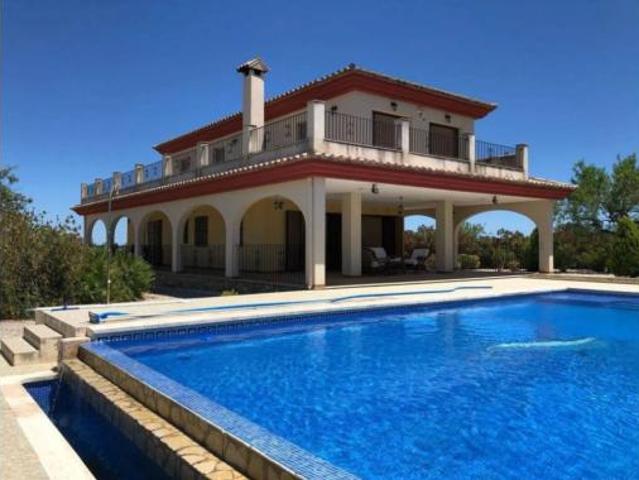 Villa en venta en Cervera Del Maestre