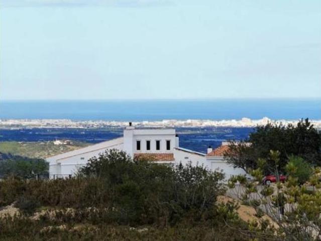 Chalet en venta en Cervera Del Maestre, Valencia