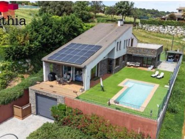 Villa en venta en Cervià De Ter