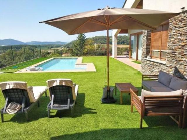 Chalet en venta en Cervià De Ter