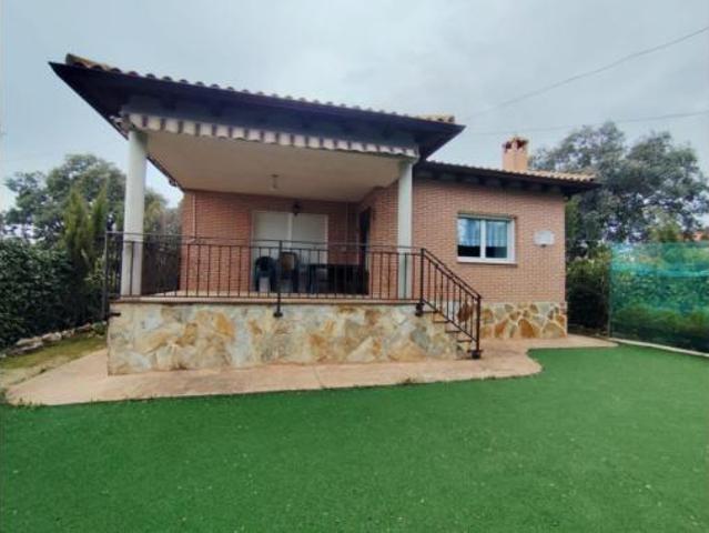 Chalet en venta en Urbanización Medina Azahara, Chiloeches