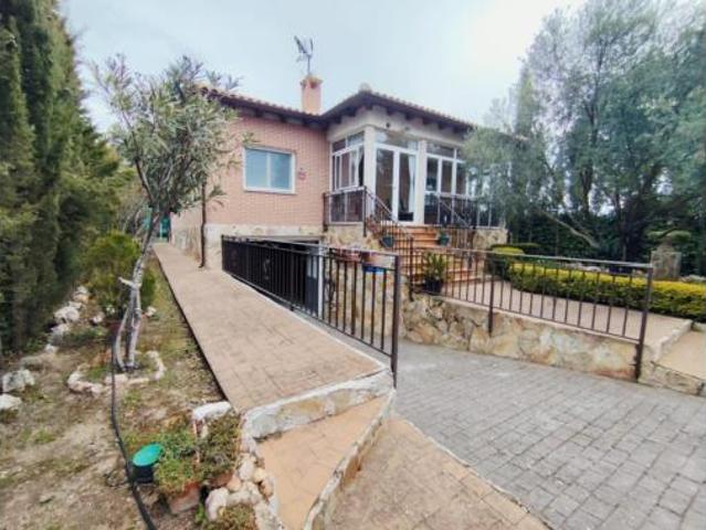 Chalet en venta en Urbanización Medina Azahara, Chiloeches