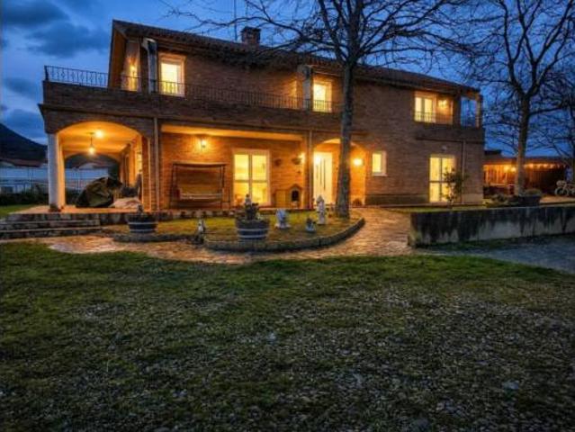 Chalet en venta en Clavijo, La Rioja