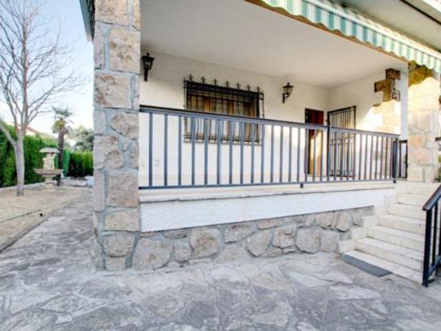 Chalet en venta en Colmenar Del Arroyo, Madrid