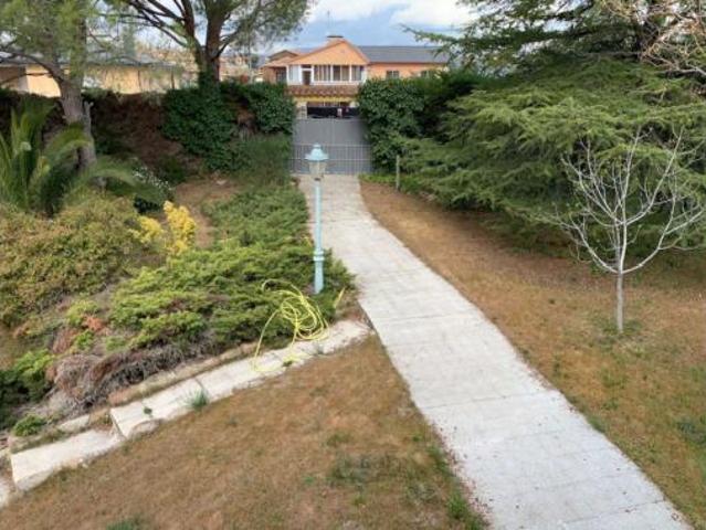 Chalet en venta en Colmenarejo, Madrid