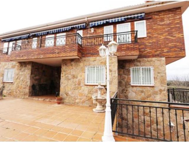 Chalet en venta en Colmenarejo, Madrid