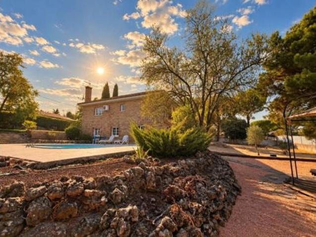 Chalet en venta en Colmenarejo, Madrid
