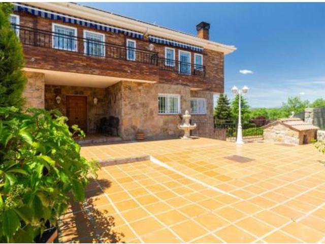 Chalet en venta en Colmenarejo, Madrid