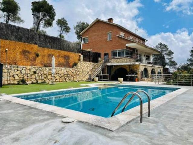 Chalet en venta en Corbera De Llobregat, Barcelona