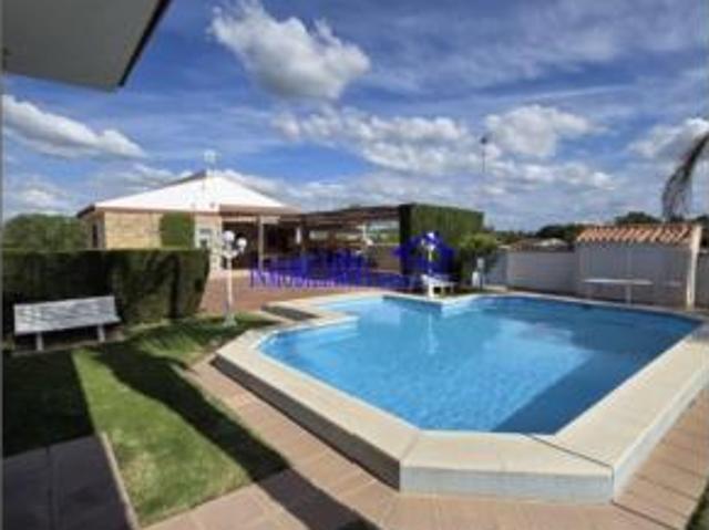 Chalet en venta en Alcolea, Córdoba