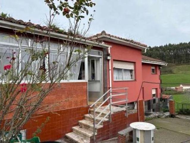 Chalet en venta en Avilés, Asturias