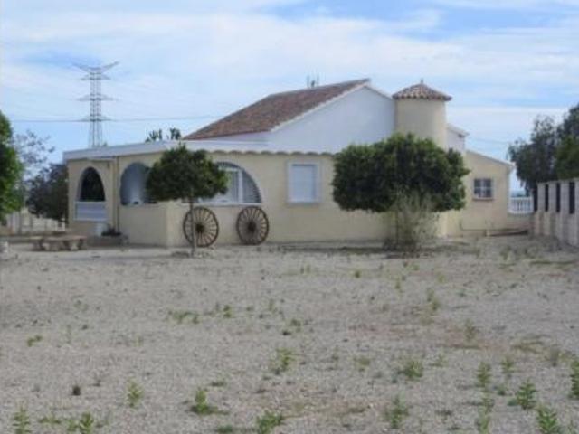 Chalet en venta en Crevillent, Valencia