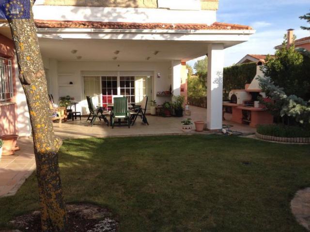 Villa en venta en Villar De Olalla