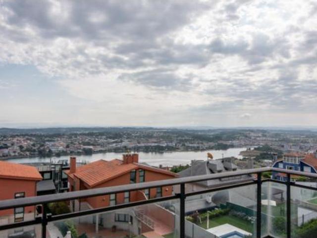 Chalet en venta en Cordeda, A Coruña