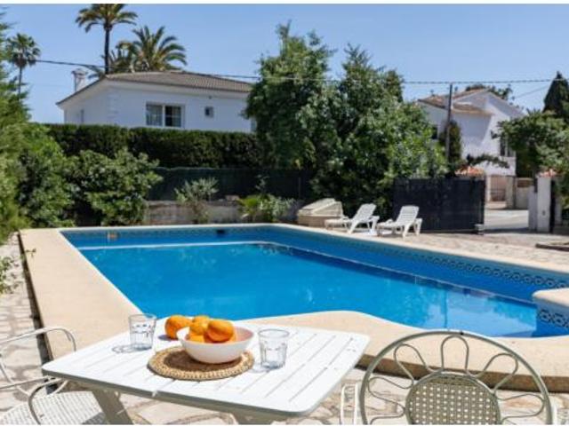 Chalet en venta en les Rotes, Dénia