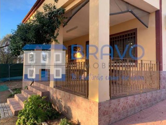Villa en venta en Don Benito