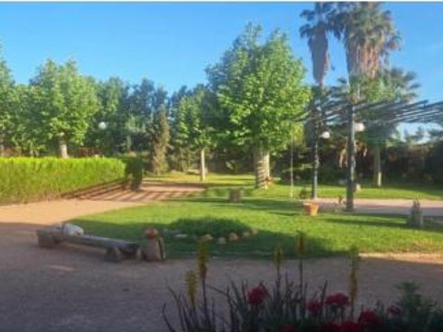 Chalet en venta en Don Benito, Extremadura
