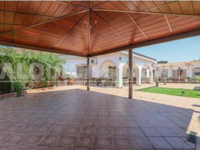 Chalet en venta en Distrito de Quinto, Dos Hermanas
