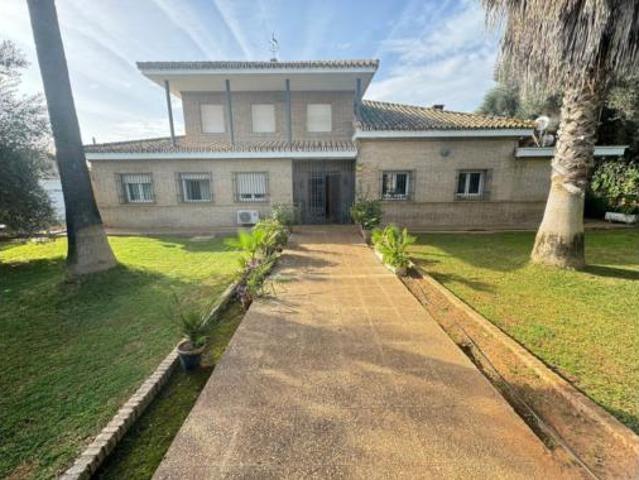 Chalet en venta en La Hacienda, Dos Hermanas
