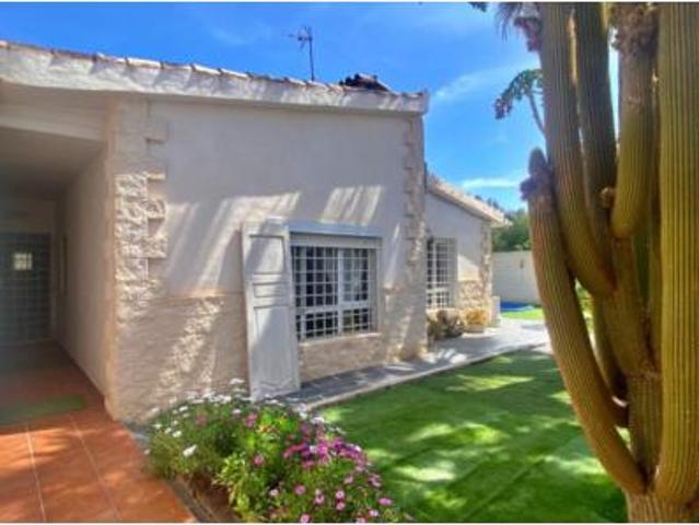 Chalet en venta en Platja de Mutxavista, l'Alacantí