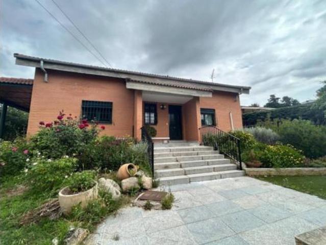 Villa en venta en El Casar, El Coto