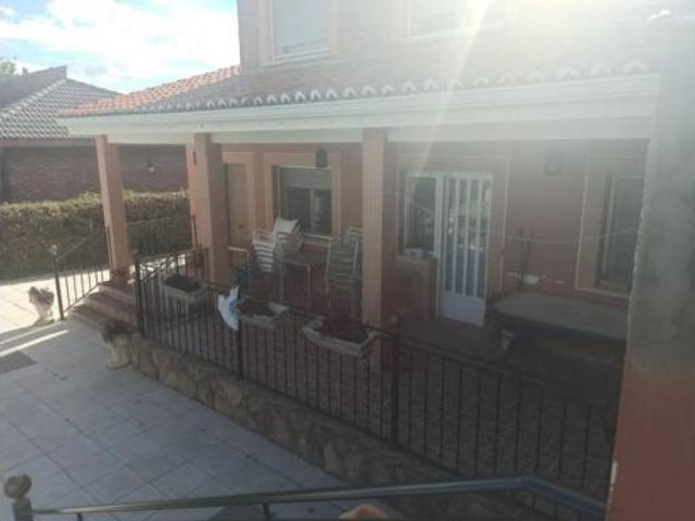 Villa en venta en El Casar