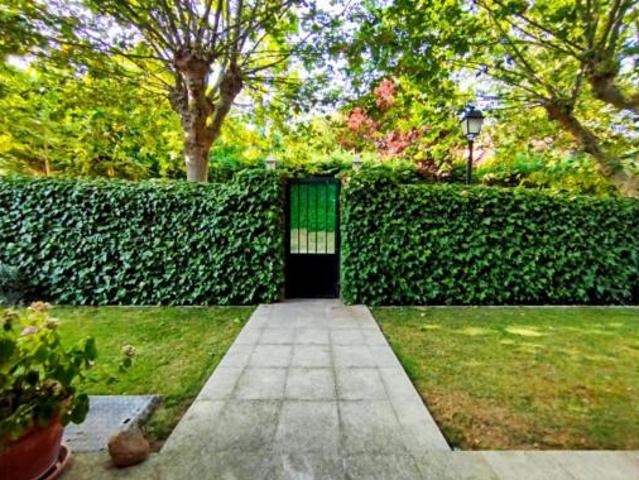 Villa en venta en El Escorial, Urbanización Parque Real