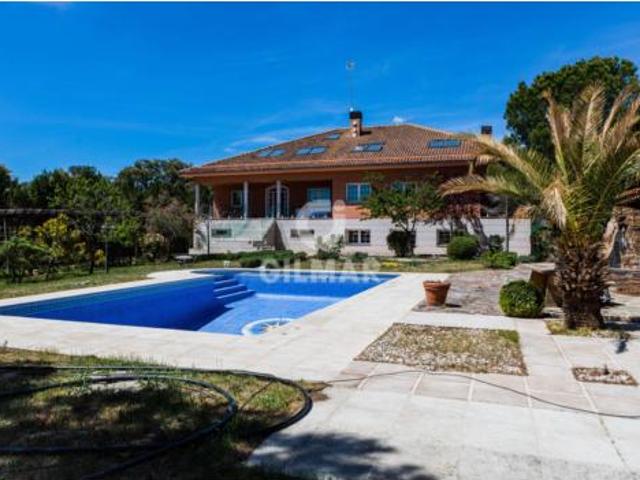 Villa en venta en El Escorial