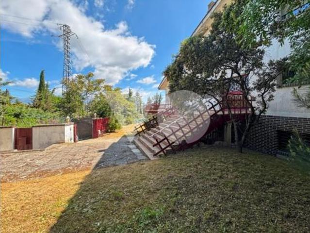 Villa en venta en El Escorial, Montencinar
