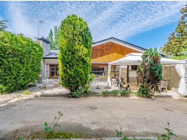 Chalet en venta en Navalquejigo, El Escorial