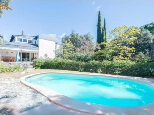 Villa en venta en El Escorial