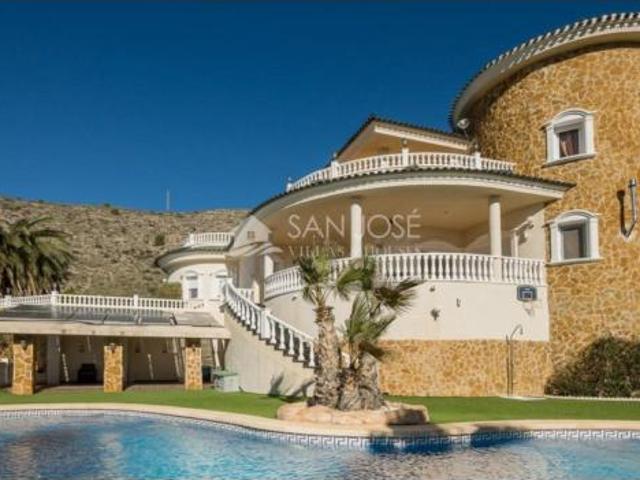 Chalet en venta en Urbanización La Montañosa, el Vinalopó Mitjà / El Vinalopó Medio