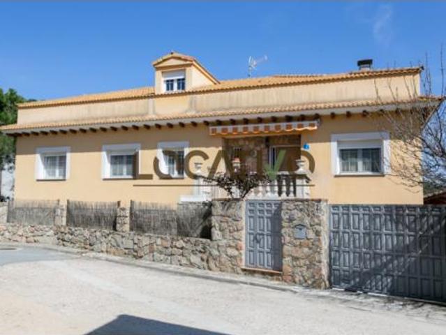 Chalet en venta en El Hoyo De Pinares, Castilla y León